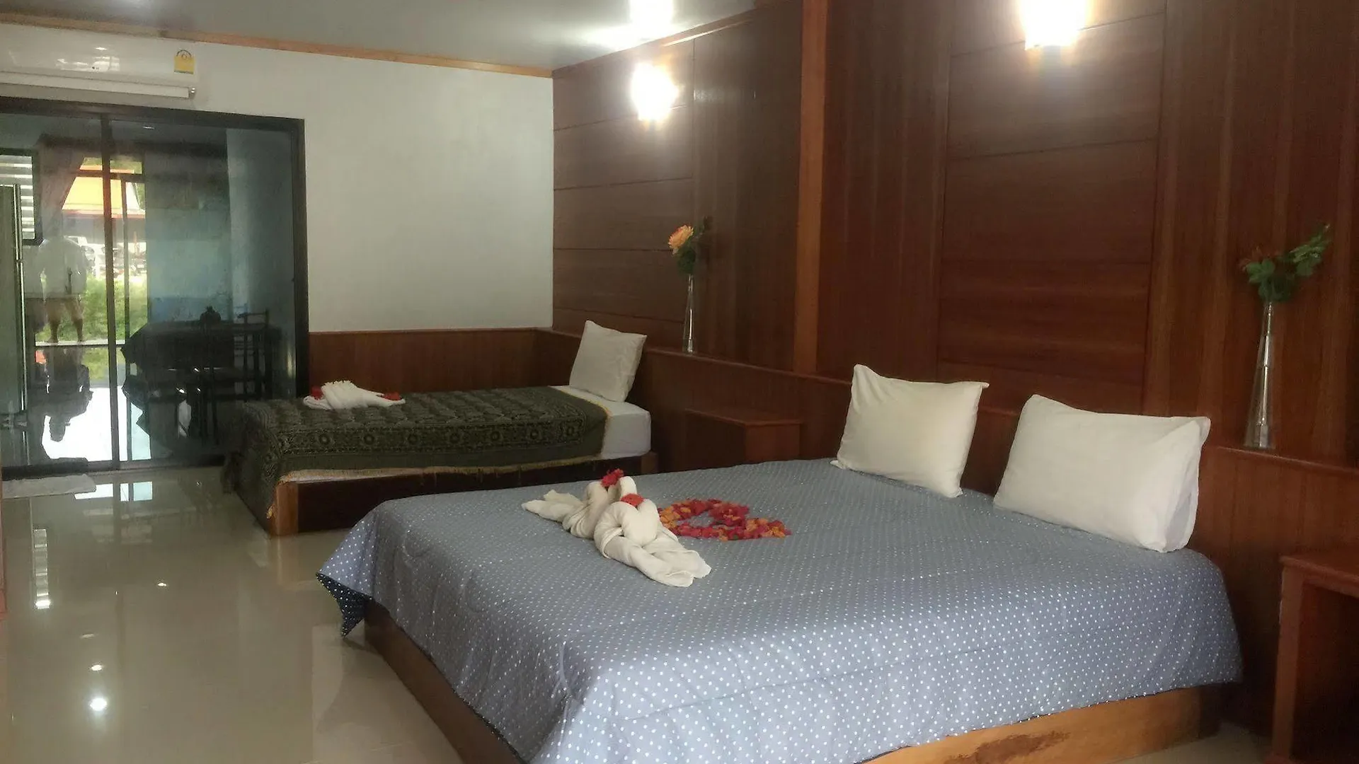 Poonsap Apartment Ban Ai Dao 0*,